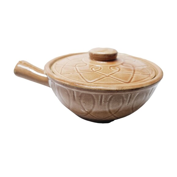 Vintage USA Stoneware Lidded Pottery Soup Chili Bean Crock Caramel Etched Handle - Picture 3 of 10